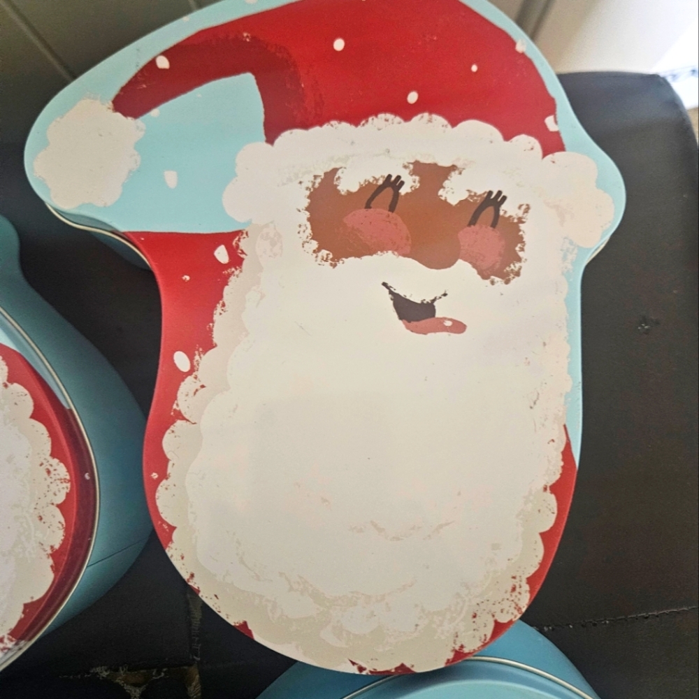 Santa Claus Christmas tin for cookies, a sort of baked goods tin